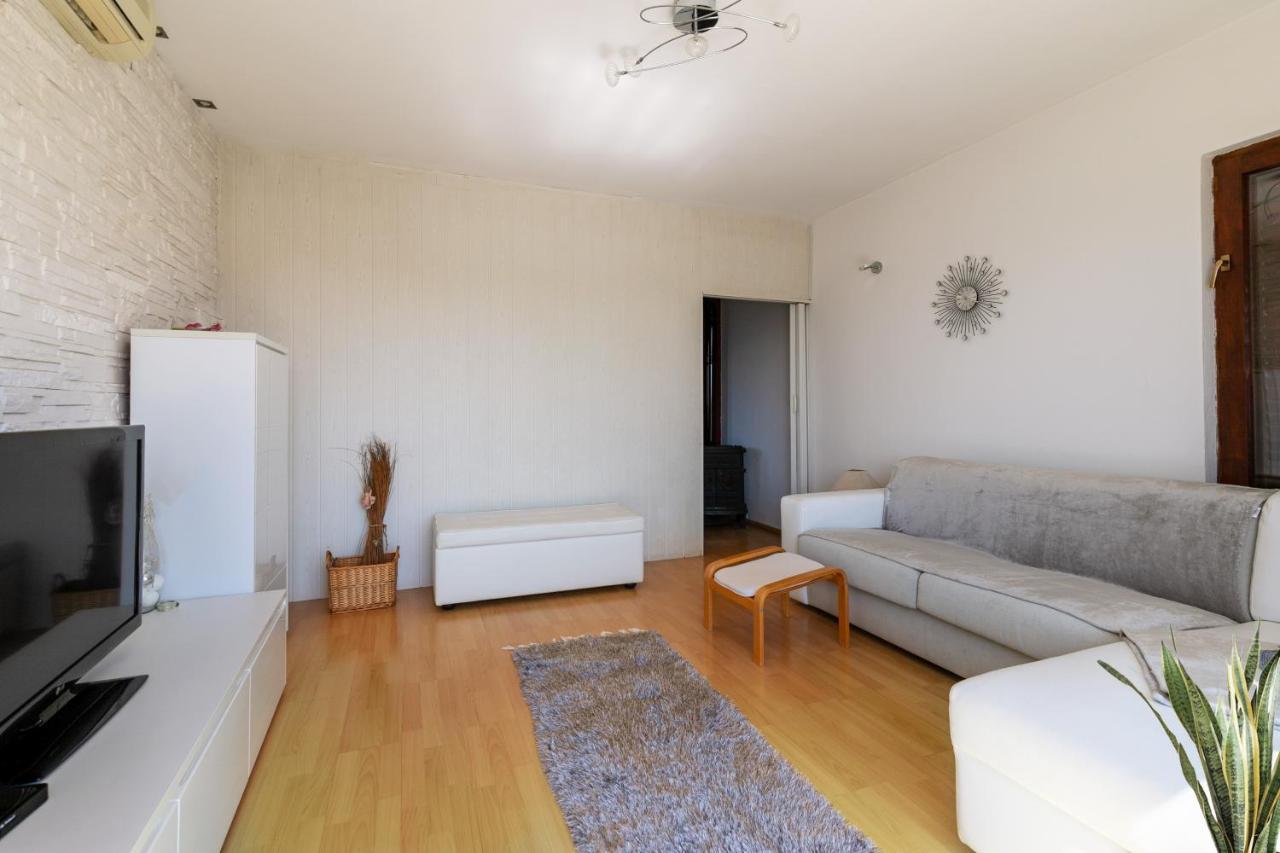 Apartments Vedmar ビビニェ エクステリア 写真